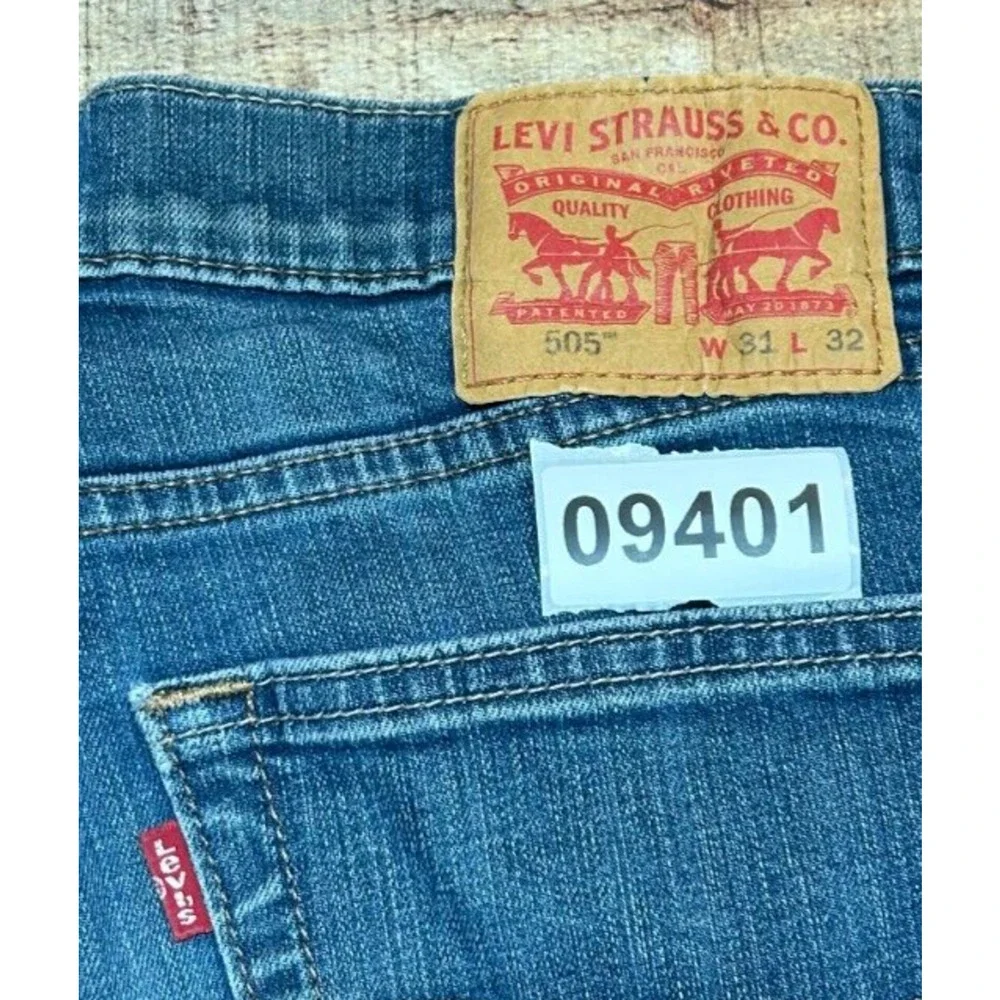 Levis 505 Jeans Mens 31X32 Blue Faded Whiskering Actual 31X30 Medium Wash‎